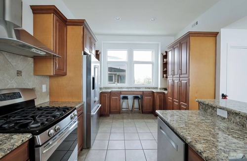 Surf City House | 10% off last-minute stays! Inquire today to save on your oceanfront escape!