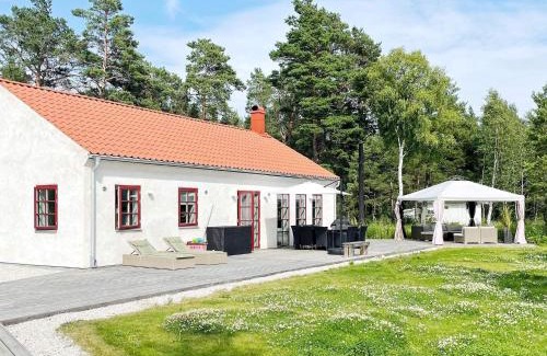 Katthammarsvik House | 10 person holiday home in KATTHAMMARSVIK