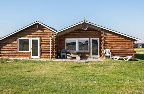 Vrist Strand House | 10 person holiday home in Harboøre