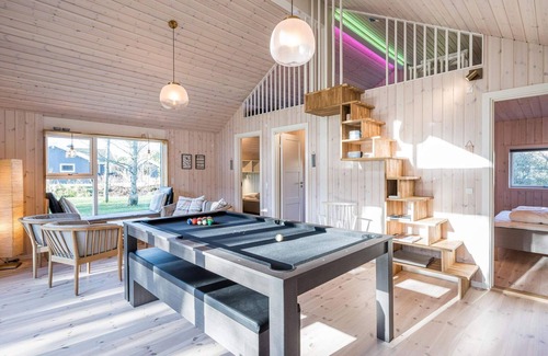 Henne House | 10 person holiday home in Henne