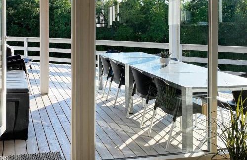 Pøt Strandby House | 10 person holiday home in Juelsminde-By Traum