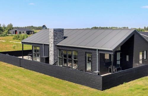Nørre Lyngby House | 10 person holiday home in L kken