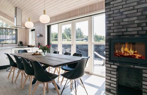 Nørre Lyngby House | 10 person holiday home in L kken