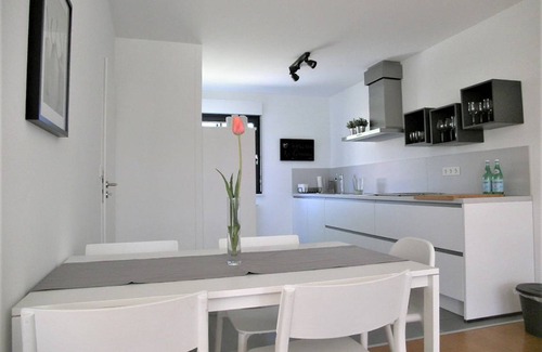 Bad Mingolsheim Apartment | 100 m² Apartment ∙ 2 bedrooms ∙ 5 guests