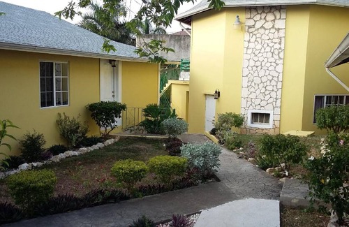 Montego Bay Apartment | 100 m² Apartment ∙ 3 bedrooms ∙ 6 guests