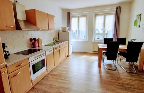 Goerlitz Condo | 100 m² apartment with balcony - old town & lake within easy reach