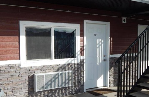 Hinton Hotel | 100 m² Motel ∙ 4 guests