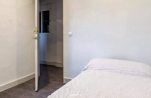 Eixample Resort | 100 m² Private room ∙ 1 bedroom ∙ 1 guest