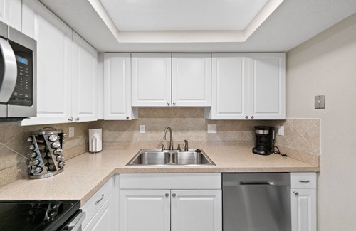 Siesta Key Condo | 100 Steps to Siesta Key Beach! 2 Bed/2 Bath, Pool, Wifi!