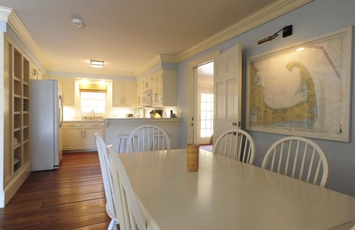 Lakeside House | 100% WASHINGTON! PoshPadsCT "SENFF ESTATE"8-BR, 2Hrs NYC, Heated Pool, Ski, BBQ