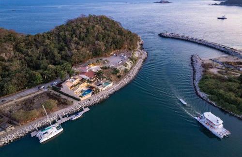 Crucecita Villa | 1007 - Casa Buena Vida