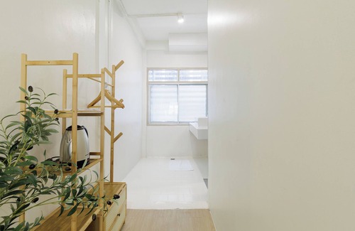 Phra Khanong Apartment | 100m from BTS Bangchak, Townhouse with 4 rooms for 12+3 people, free wifi & maid