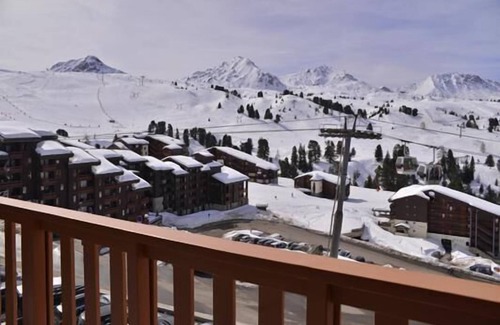 Belle Plagne Apartment | 100m from resort center, 3rd floor, view ski slopes, balcony, tv, ski locker, 33m², La Plagne