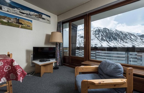 Tignes le Lac Apartment | 100m from resort center, 3rd floor, balcony, tv, ski locker, 53m², Tignes