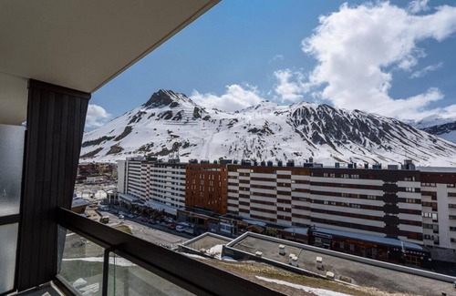 Tignes le Lac Apartment | 100m from resort center, 3rd floor, balcony, tv, ski locker, 53m², Tignes