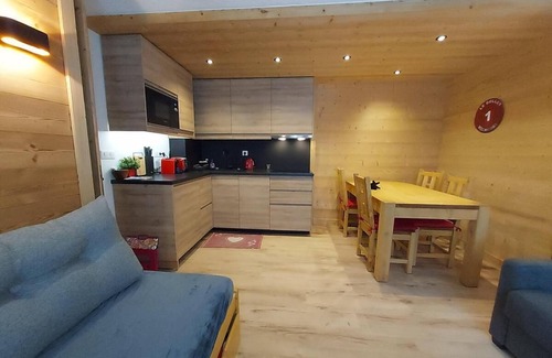Les Avanchers-Valmorel Apartment | 100m from shops, Ground floor, view building, terrace, tv, ski locker, 31m², Valmorel