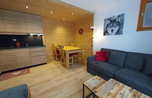 Les Avanchers-Valmorel Apartment | 100m from shops, Ground floor, view building, terrace, tv, ski locker, 31m², Valmorel