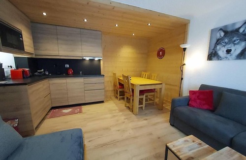 Les Avanchers-Valmorel Apartment | 100m from shops, Ground floor, view building, terrace, tv, ski locker, 31m², Valmorel