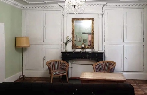 Florac Apartment | 100m² apartment in townhouse in the heart of Florac