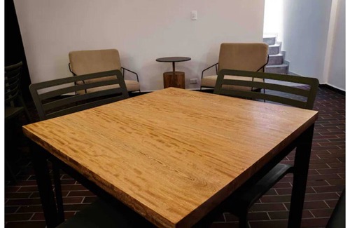 Laureles Apartment | 101 Circular 2 cw, 500mb, AC & café station