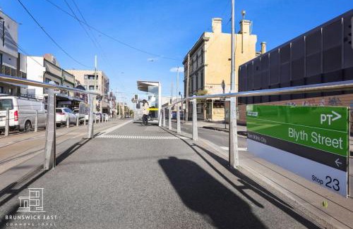 Brunswick East Hotel | 101 Luxe King BR with Fast WiFi - Brunswick East