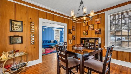 Columbus House | 101 yr comfy Historic Home quiet private parking