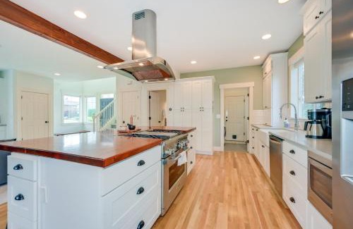 Renton House | 102 - Charming and Fun Family Oasis Near Downtown