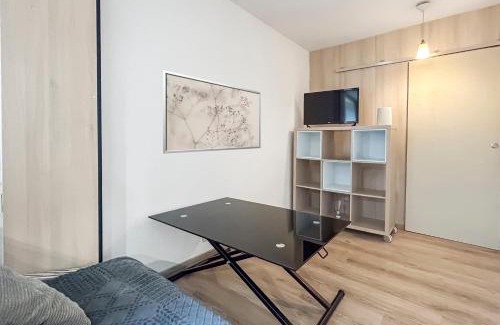 Audincourt Apartment | 102-T2 cosy 2 pers Lumineux Wifi & Parking