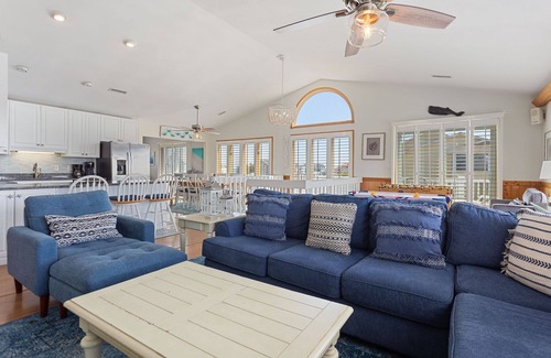 Corolla Village House | 1030 La Ballena Cottage *3 Min Walk to Beach