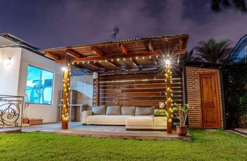 Urdesa Apartment | 104 - Prague Apts 5 pax Consulate USA *Parking*