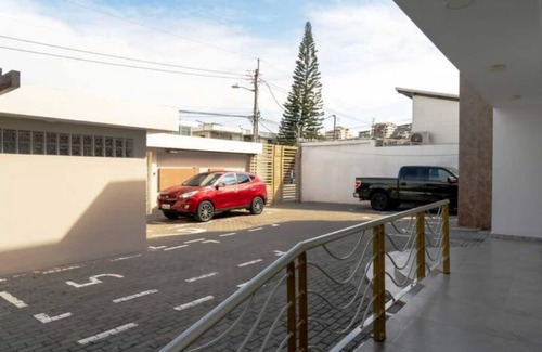 Urdesa Apartment | 104 - Prague Apts 5 pax Consulate USA *Parking*