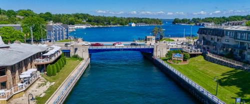 Charlevoix House | 108 Edgewater Inn