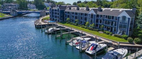 Charlevoix House | 108 Edgewater Inn