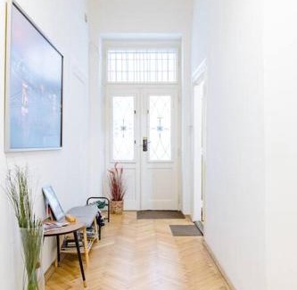 Belso-Ferencvaros Apartment | 108m2 3 Bedroom Central Apartment with 2,5 bath