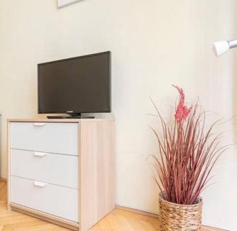 Belso-Ferencvaros Apartment | 108m2 3 Bedroom Central Apartment with 2,5 bath