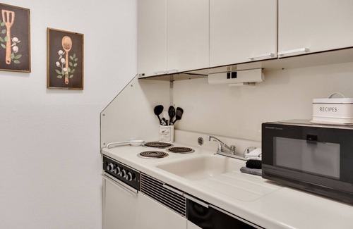 Bartlesville Apartment | 109 · Bartlesville Ranch #109 - Hotel Phillips