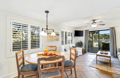 Folly Field Villa | 109 Island Club