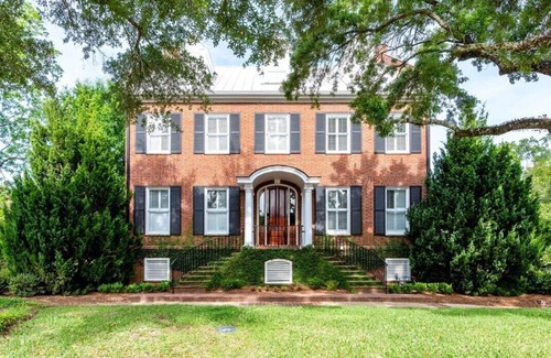 Fairhope House | 109 Whole House the Church St Collection with Pool