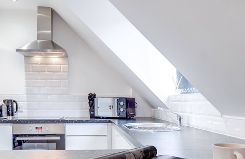 Balsall Common House | 10min to NEC Sleeps 6, Modern Arden House