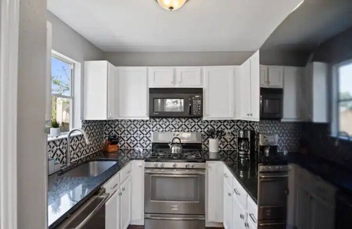 Converse House | 10Min2RandolphAFB~20Min2FtSH~4B/2.5B~PetFriendly!