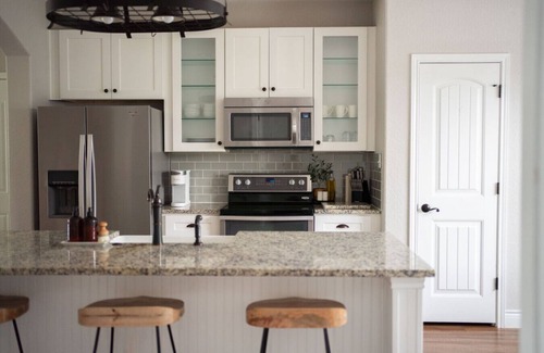 Canyon Lake Cottage | 10mins to Lake, River, Wimberley, & Whitewater Amp