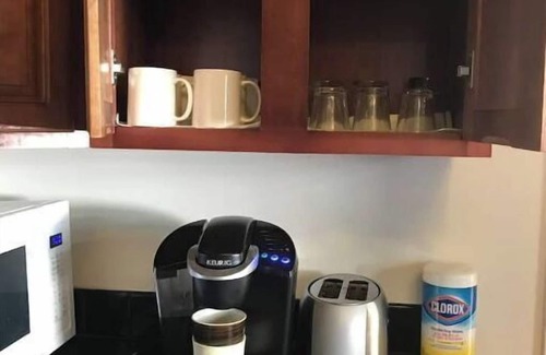 Highline Apartment | 10minutes Downtown Seattle and SeaTac Airport