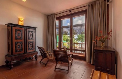 Kathaluwa Villa | 11 AC Bedroom Villa - Sleeps 22, Beach front, Pool