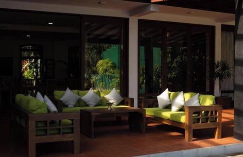 Kathaluwa Villa | 11 AC Bedroom Villa - Sleeps 22, Beach front, Pool
