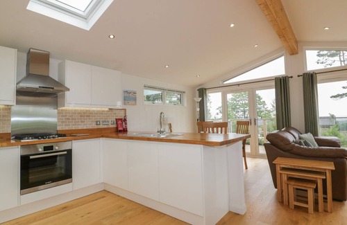 Lower Trengale Cottage | 11 FARAWAY FIELDS, pet friendly, luxury holiday cottage in Dobwalls