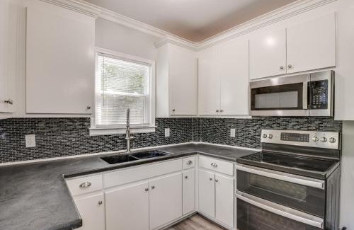 Petersburg House | 11 Mi to Fort Lee 30-Acre Retreat with Scenic Views