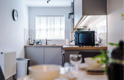 Crewe Apartment | 11 Salisbury Close