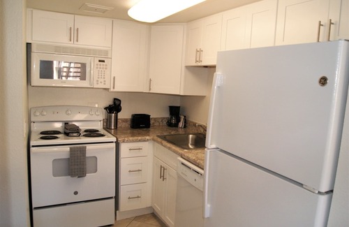 New Papago Parkway Apartment | 110-Modern Luxury Escape | Pool, Lounge, Fully Equipped Kitchen & Ideal for Any Stay