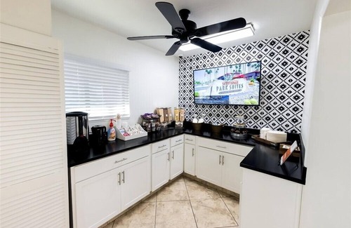 New Papago Parkway Apartment | 110-Modern Luxury Escape | Pool, Lounge, Fully Equipped Kitchen & Ideal for Any Stay