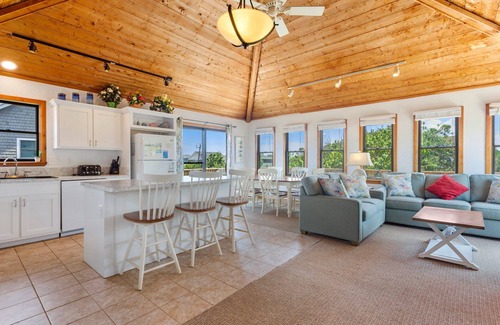 Corolla Village House | 1100 La Maison De Geezer *2 Min Walk to Beach